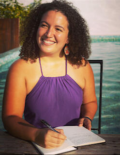 Headshot of Wren Writer